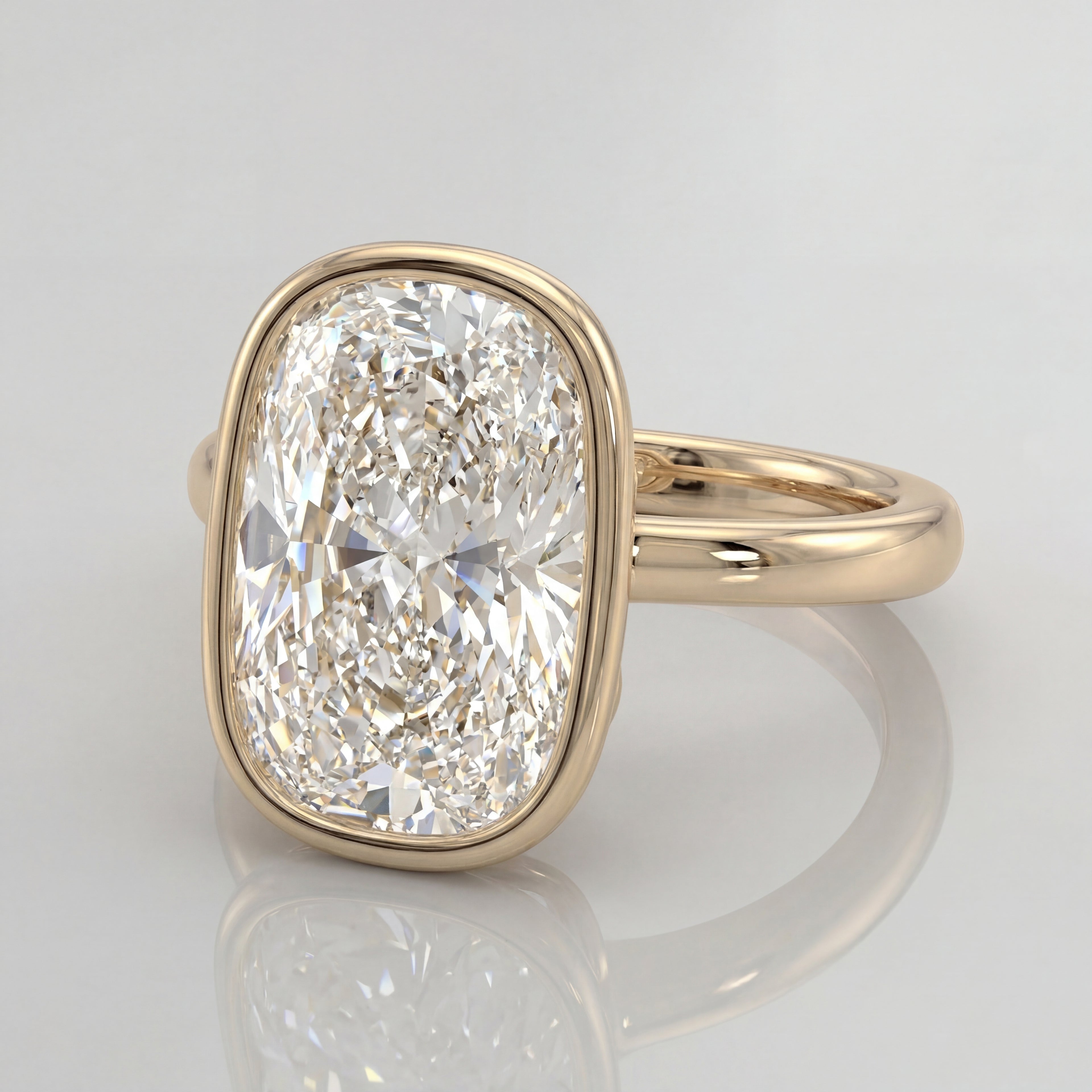 The Bezel ・ Elongated Cushion